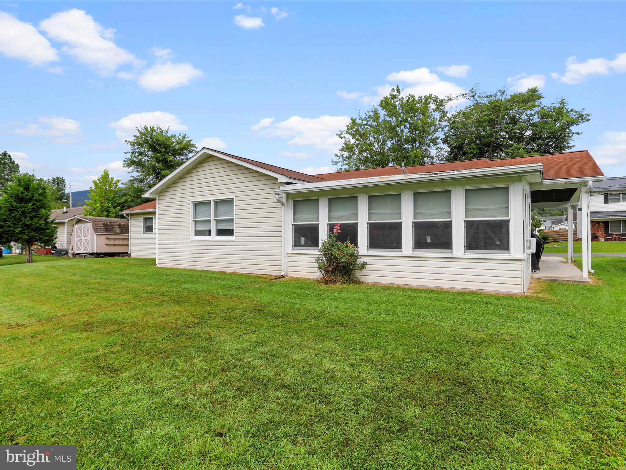 25 South Hummingbird Street Keyser, WV 26726 - Photo 3 of 25