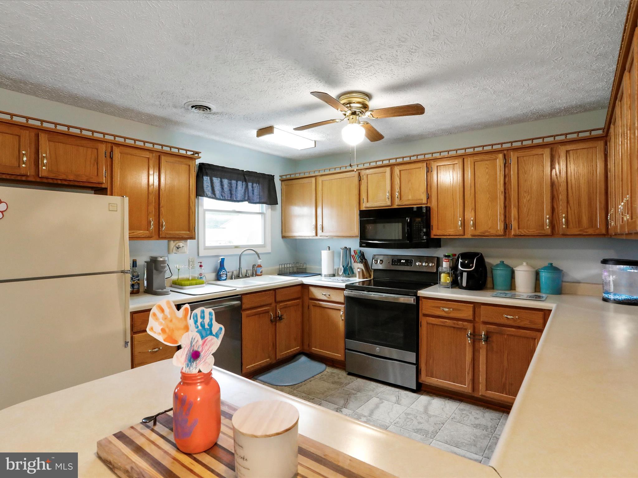 25 South Hummingbird Street Keyser, WV 26726 - Photo 10 of 25