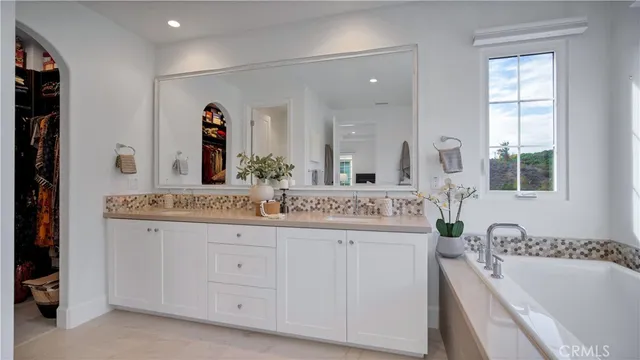 $2,888,000 | 343 Paradiso, Irvine, CA 92602