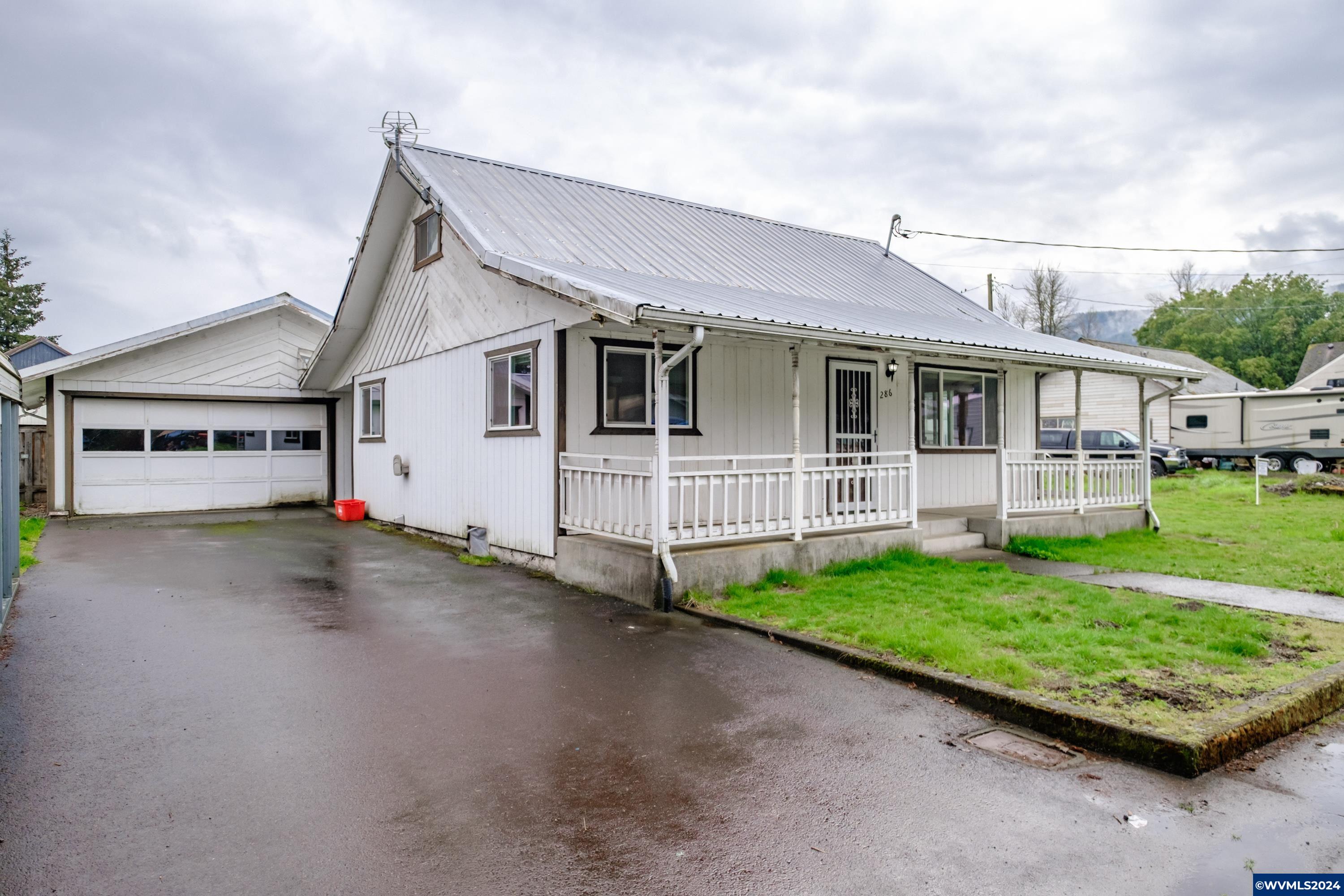286 9th Street Lyons, OR 97358 - Photo 1 of 42 Gallery Image 1