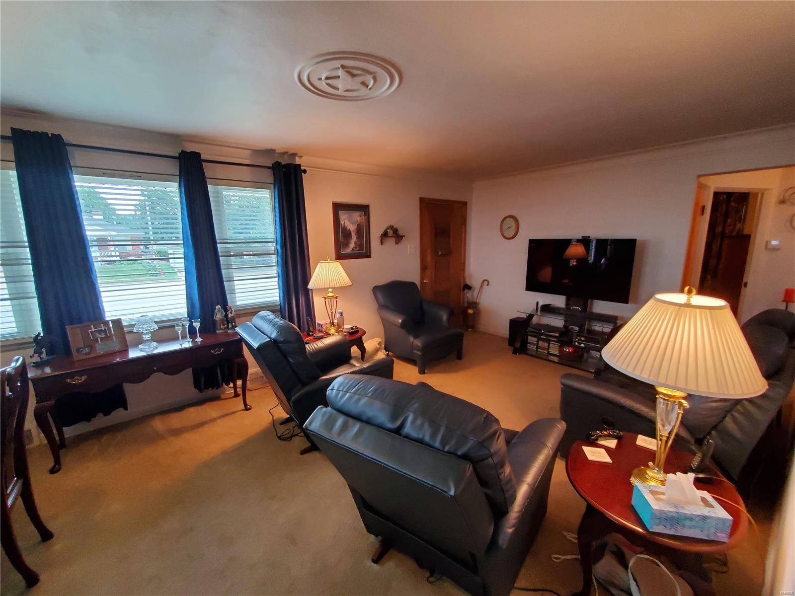 8133 Morgan Ford Road St. Louis, MO 63123 - Photo 2 of 21 Gallery Image 2