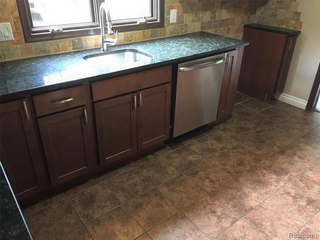 11121 Messmore Road Utica, MI 48317 - Photo 14 of 34 Gallery Image 14