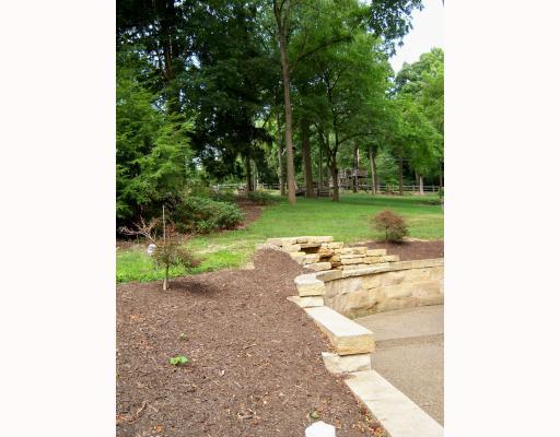 825 Woodland Road Pittsburgh, PA 15237 - Photo 9 of 9 Exterior Back. Everyone will enjoy the large, park like setting.