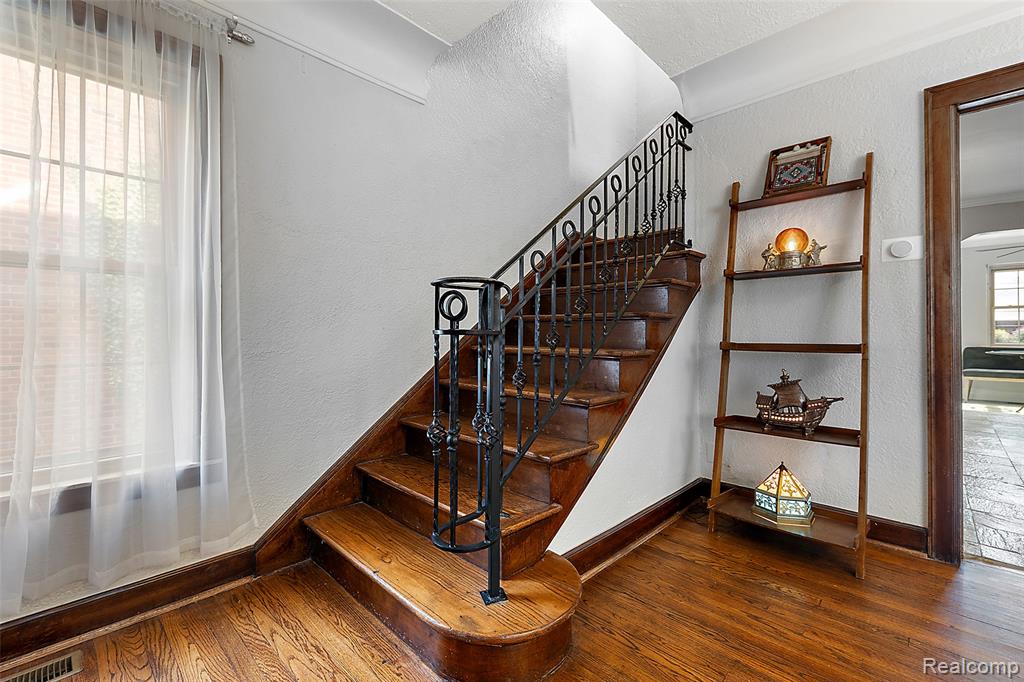 15442 Ashton Road Detroit, MI 48223 - Photo 9 of 51 Gallery Image 9