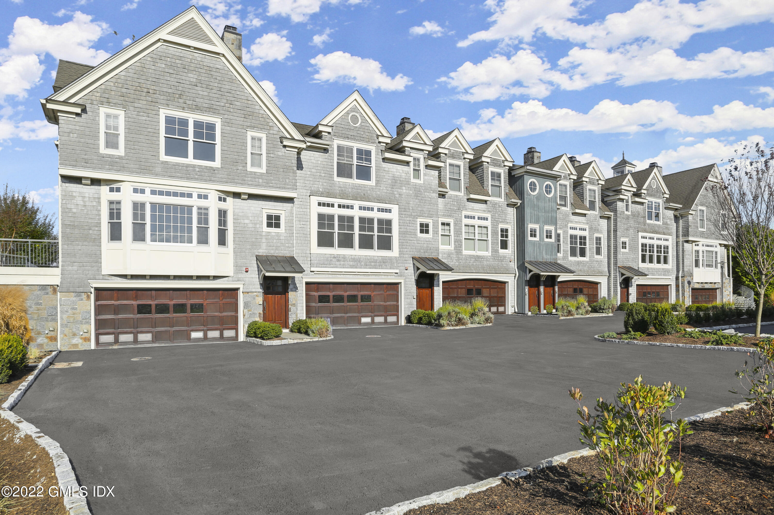 88 South Water Street, Unit 302 Greenwich, CT 06830 - Photo 18 of 21 a view of a street with buildings