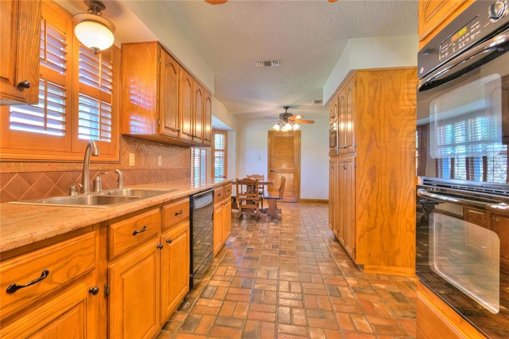 225 Somerset Road Laplace, LA 70068 - Photo 10 of 21 Gallery Image 10