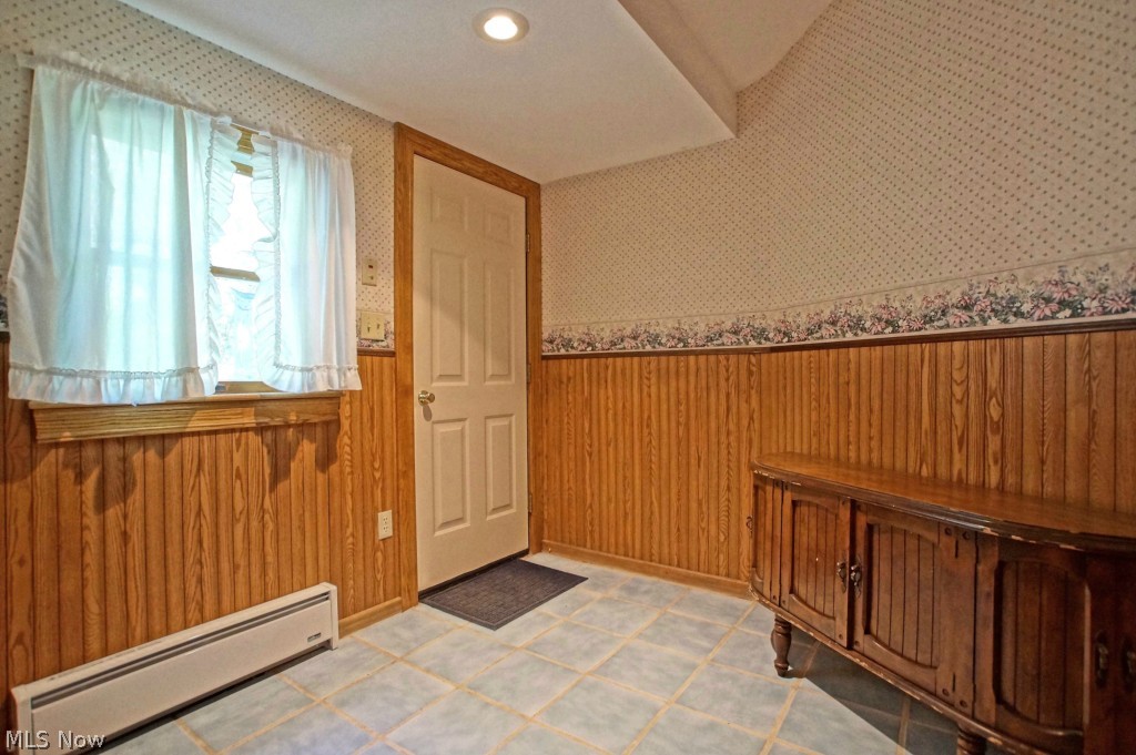 12154 Concord Hambden Road Painesville, OH 44077 - Photo 18 of 25 Foyer Room
