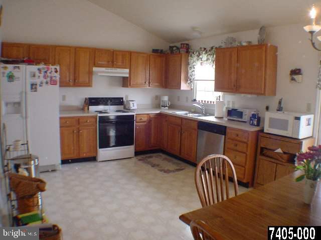 128 Meadow Road York, PA 17406 - Photo 3 of 7 Gallery Image 3