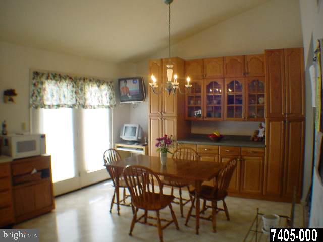 128 Meadow Road York, PA 17406 - Photo 4 of 7 Gallery Image 4