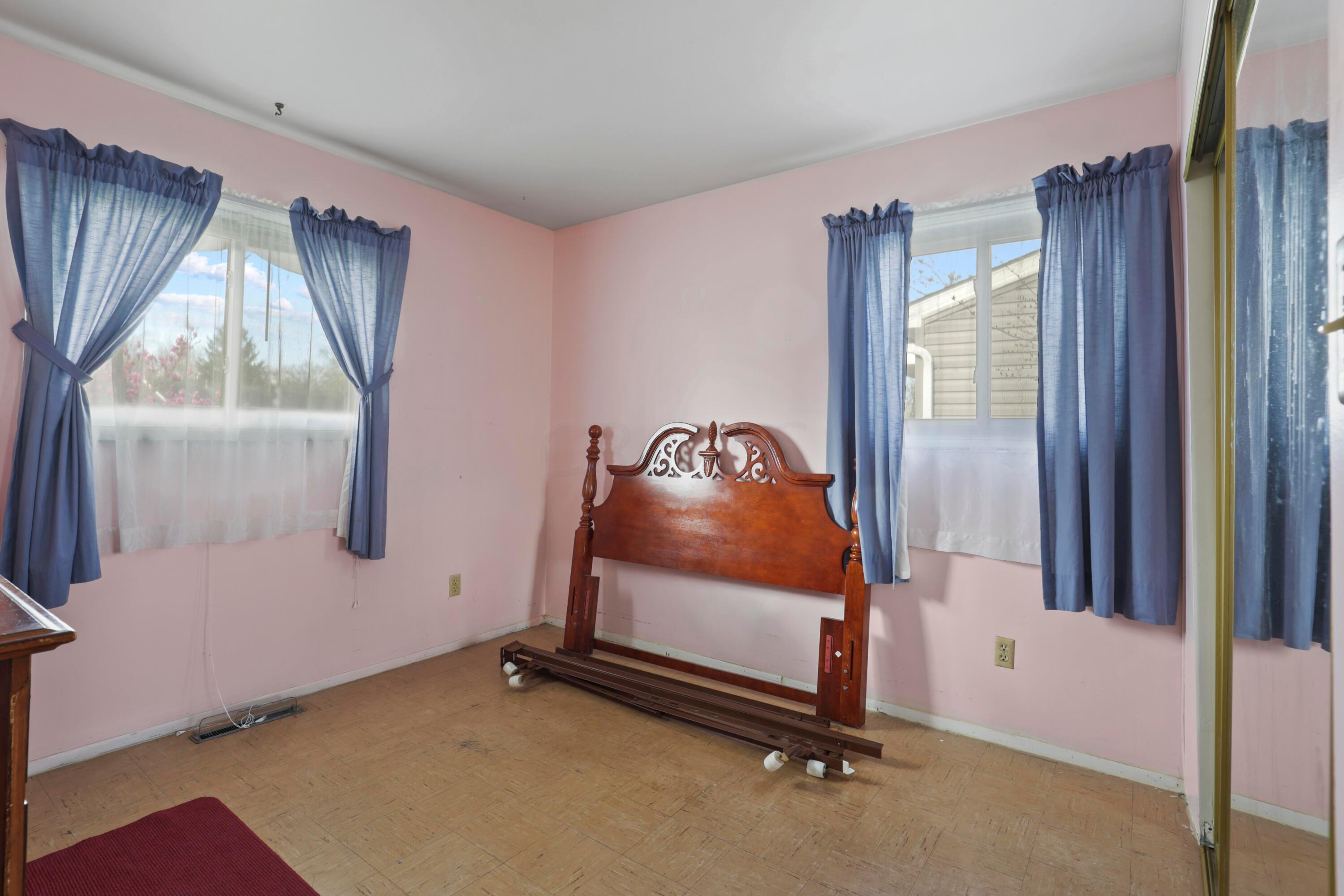 5440 Inlet Drive Columbus, OH 43232 - Photo 25 of 37 Bedroom 2
