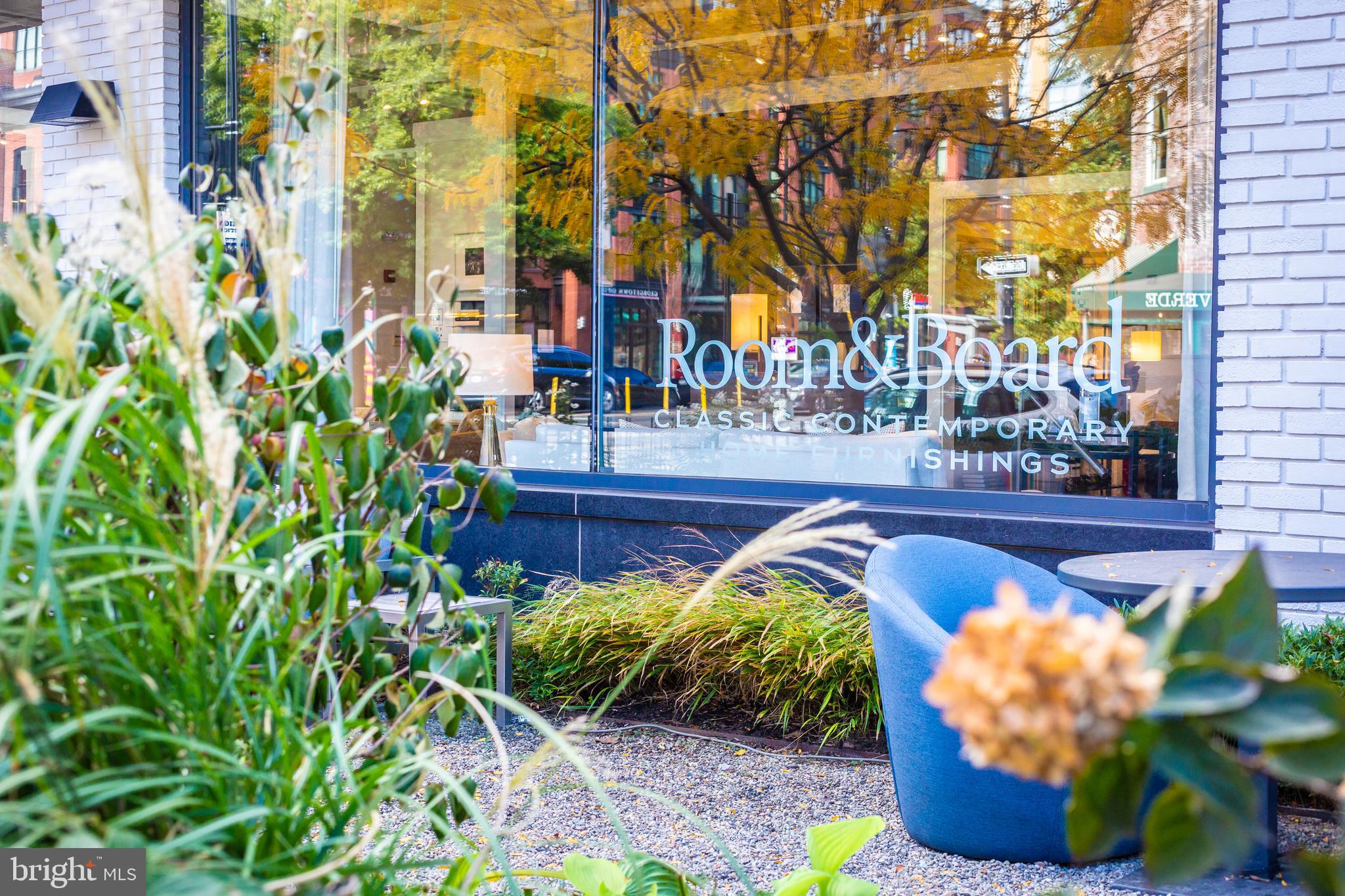 1311 Riggs Street Northwest Washington, DC 20009 - Photo 80 of 101 a view of a fountain in front of a building