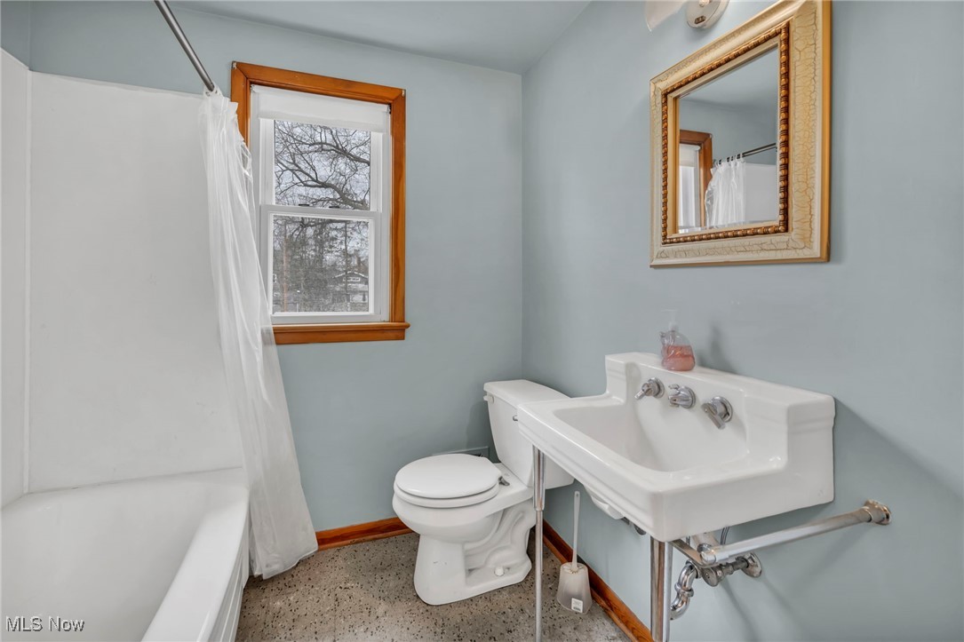 1518 Wilmar Road Cleveland, OH 44121 - Photo 29 of 34