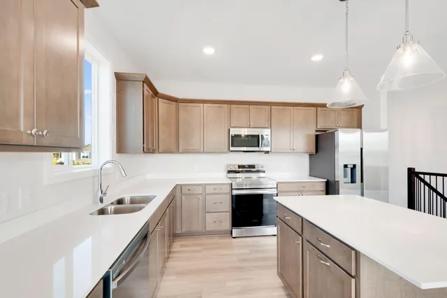 $524,900 | 1561 Creekwood Drive, New Richmond, WI 54017