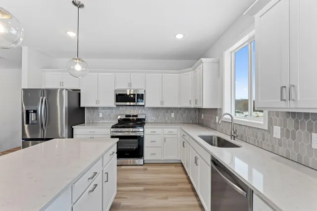 $524,900 | 1561 Creekwood Drive, New Richmond, WI 54017