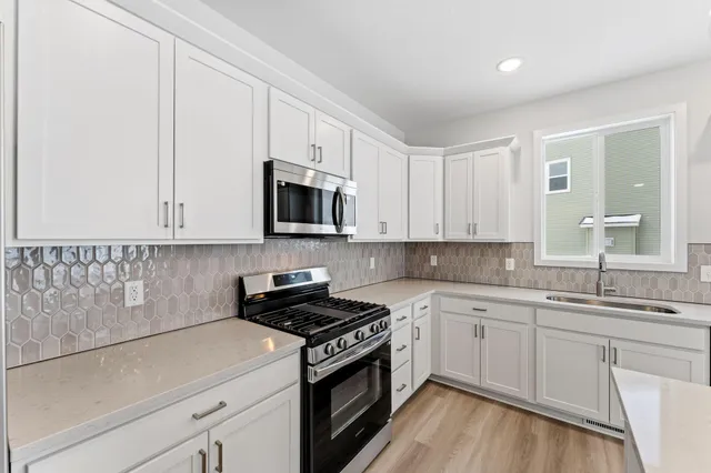 $524,900 | 1561 Creekwood Drive, New Richmond, WI 54017