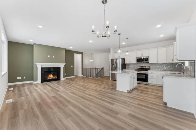 $524,900 | 1561 Creekwood Drive, New Richmond, WI 54017