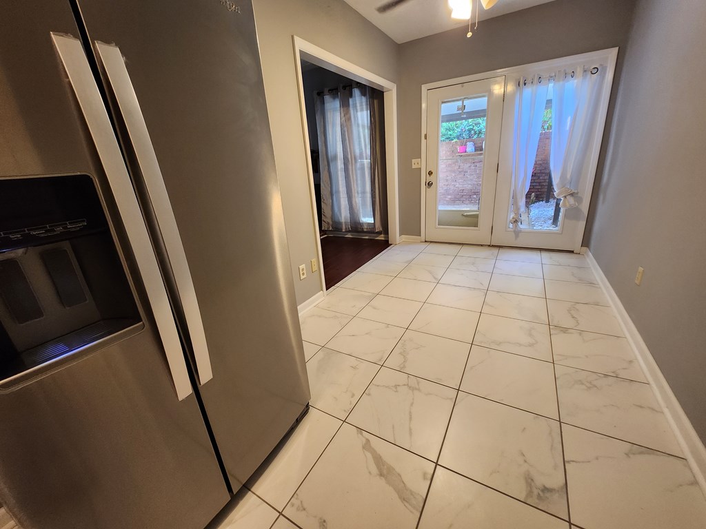 1255 Cedar Avenue, Unit 4 Columbus, GA 31906 - Photo 9 of 21 a view of an empty room