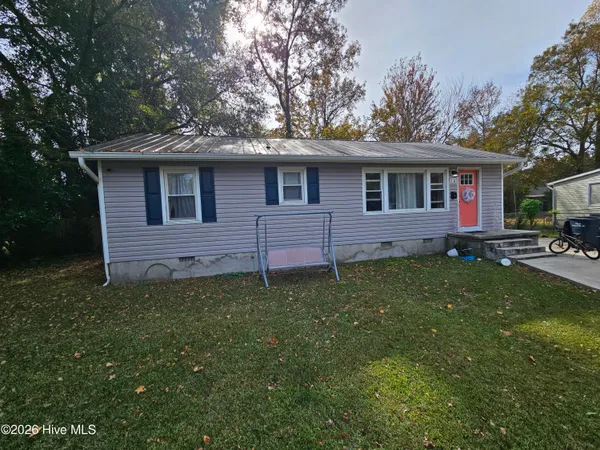 $1,650 | 16 White Oak Street, Jacksonville, NC 28540