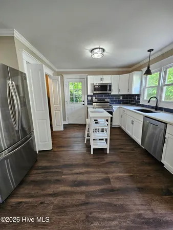 $1,650 | 16 White Oak Street, Jacksonville, NC 28540