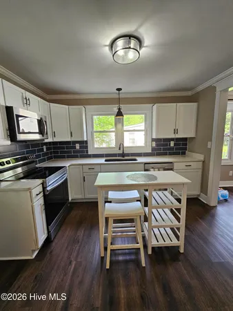 $1,650 | 16 White Oak Street, Jacksonville, NC 28540