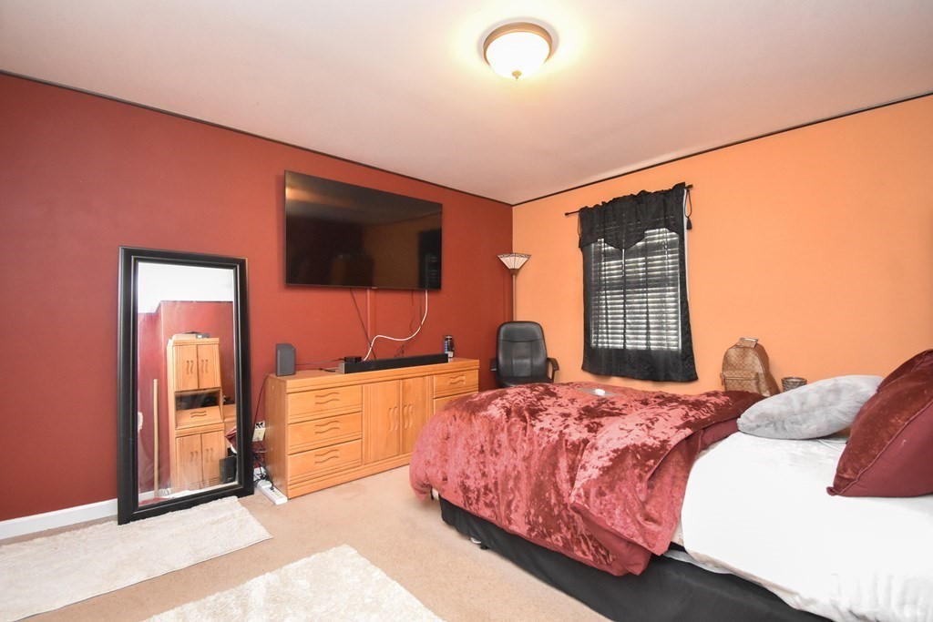 137 Farnham Avenue Springfield, MA 01151 - Photo 11 of 25 Gallery Image 11