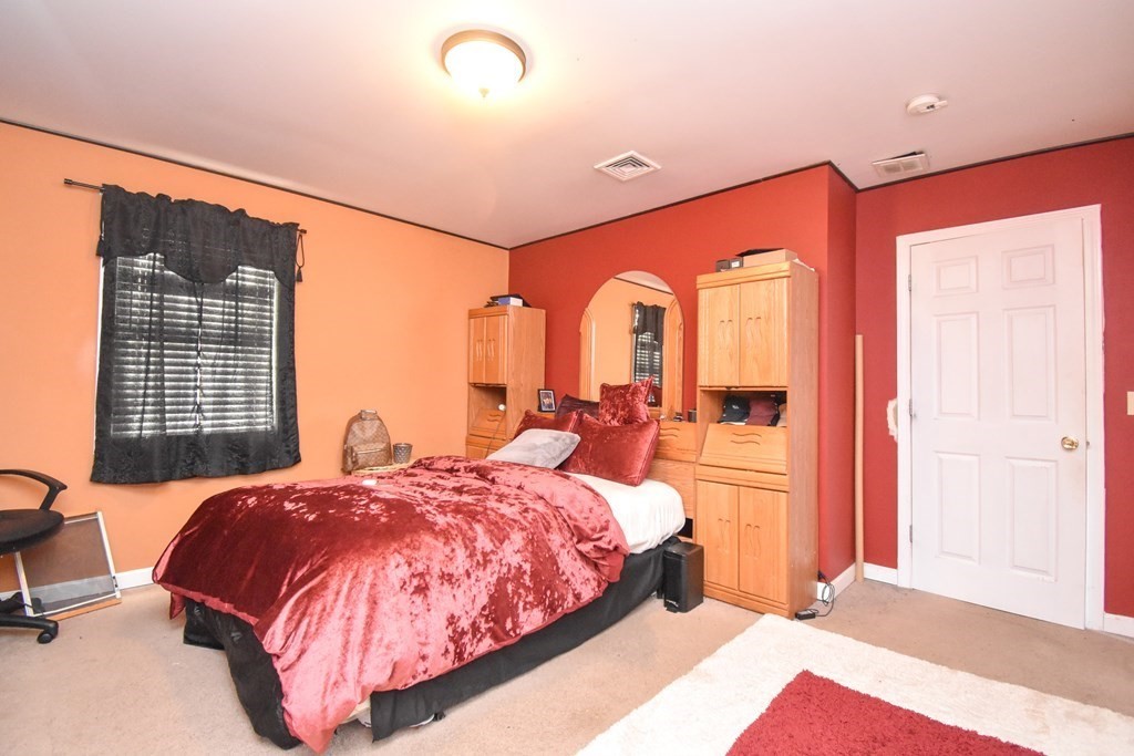 137 Farnham Avenue Springfield, MA 01151 - Photo 12 of 25 Gallery Image 12