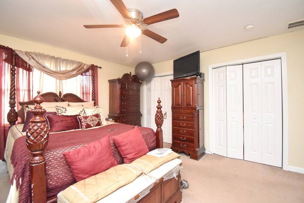 137 Farnham Avenue Springfield, MA 01151 - Photo 16 of 25 Gallery Image 16