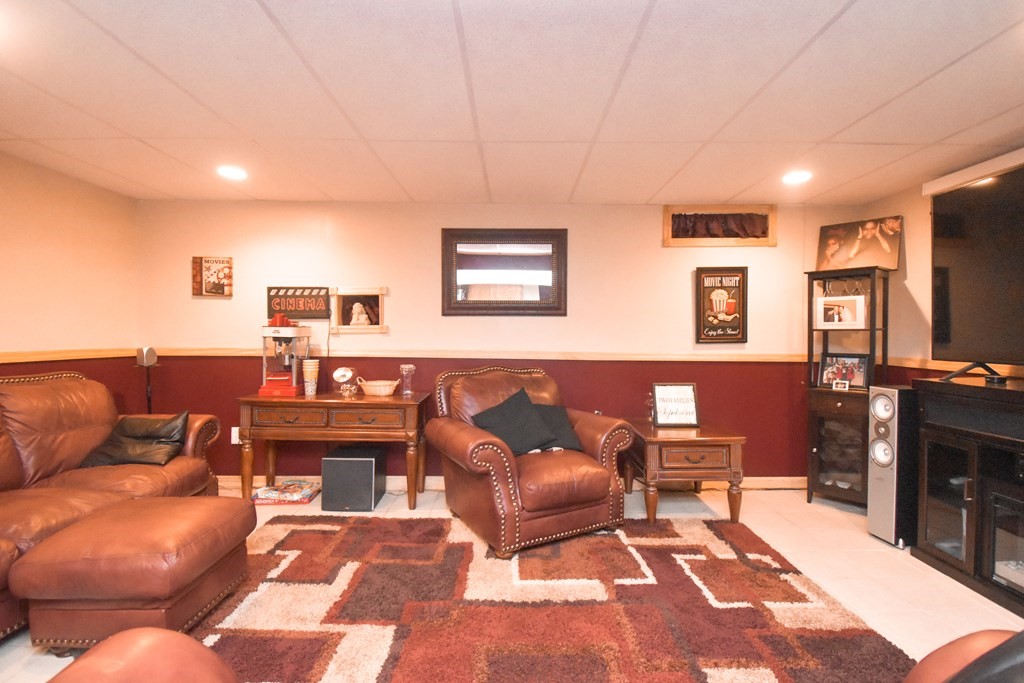 137 Farnham Avenue Springfield, MA 01151 - Photo 18 of 25 Gallery Image 18