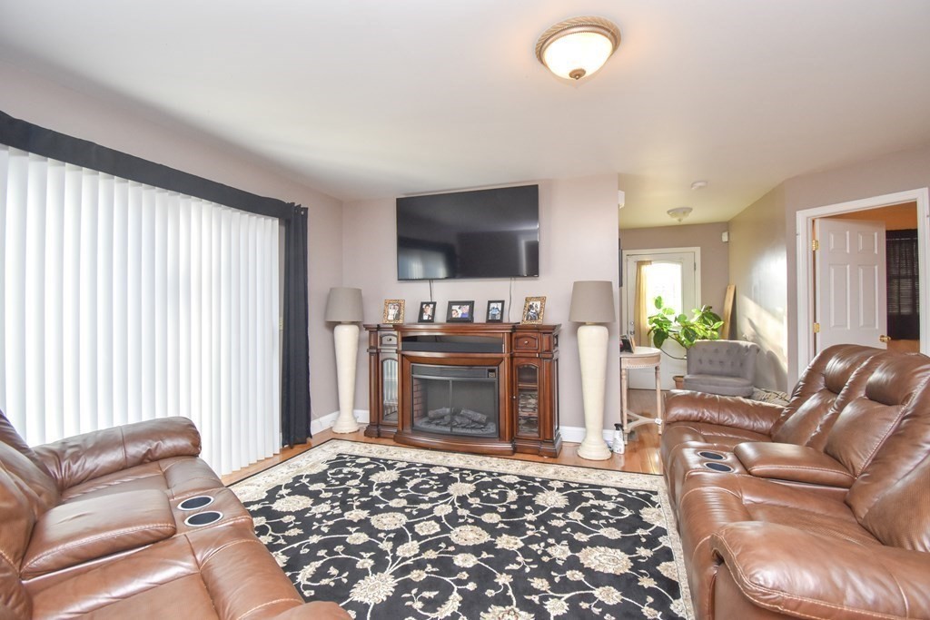 137 Farnham Avenue Springfield, MA 01151 - Photo 2 of 25 Gallery Image 2
