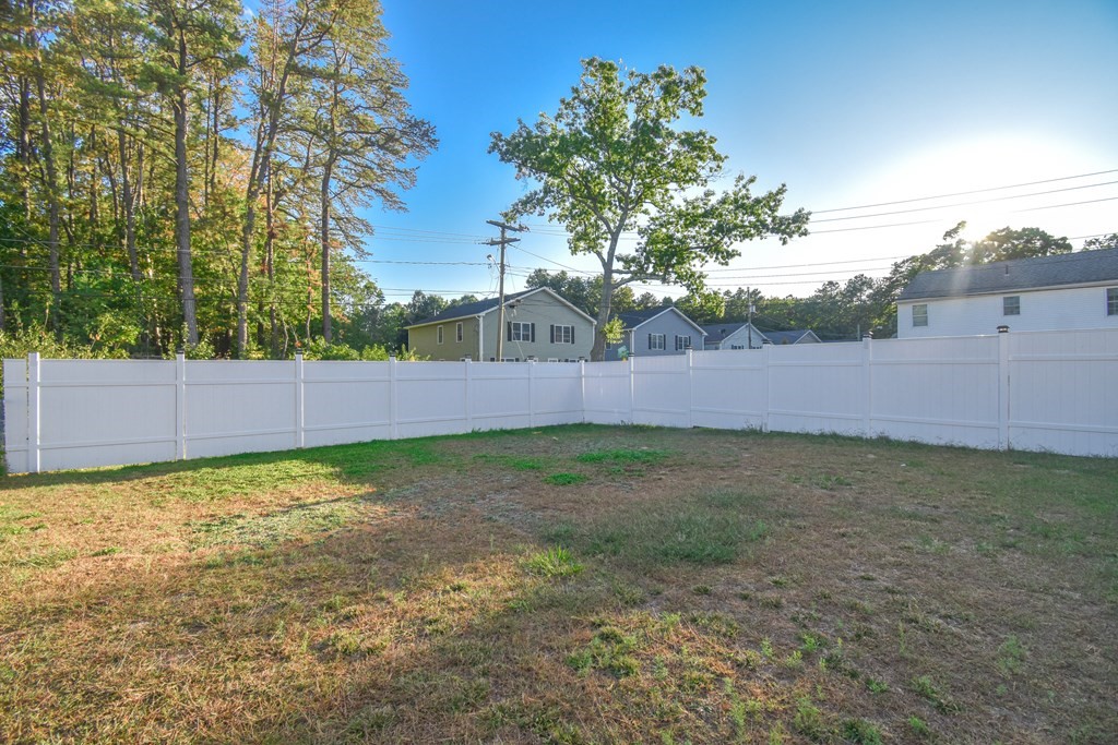 137 Farnham Avenue Springfield, MA 01151 - Photo 24 of 25 Gallery Image 24