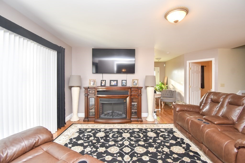 137 Farnham Avenue Springfield, MA 01151 - Photo 3 of 25 Gallery Image 3