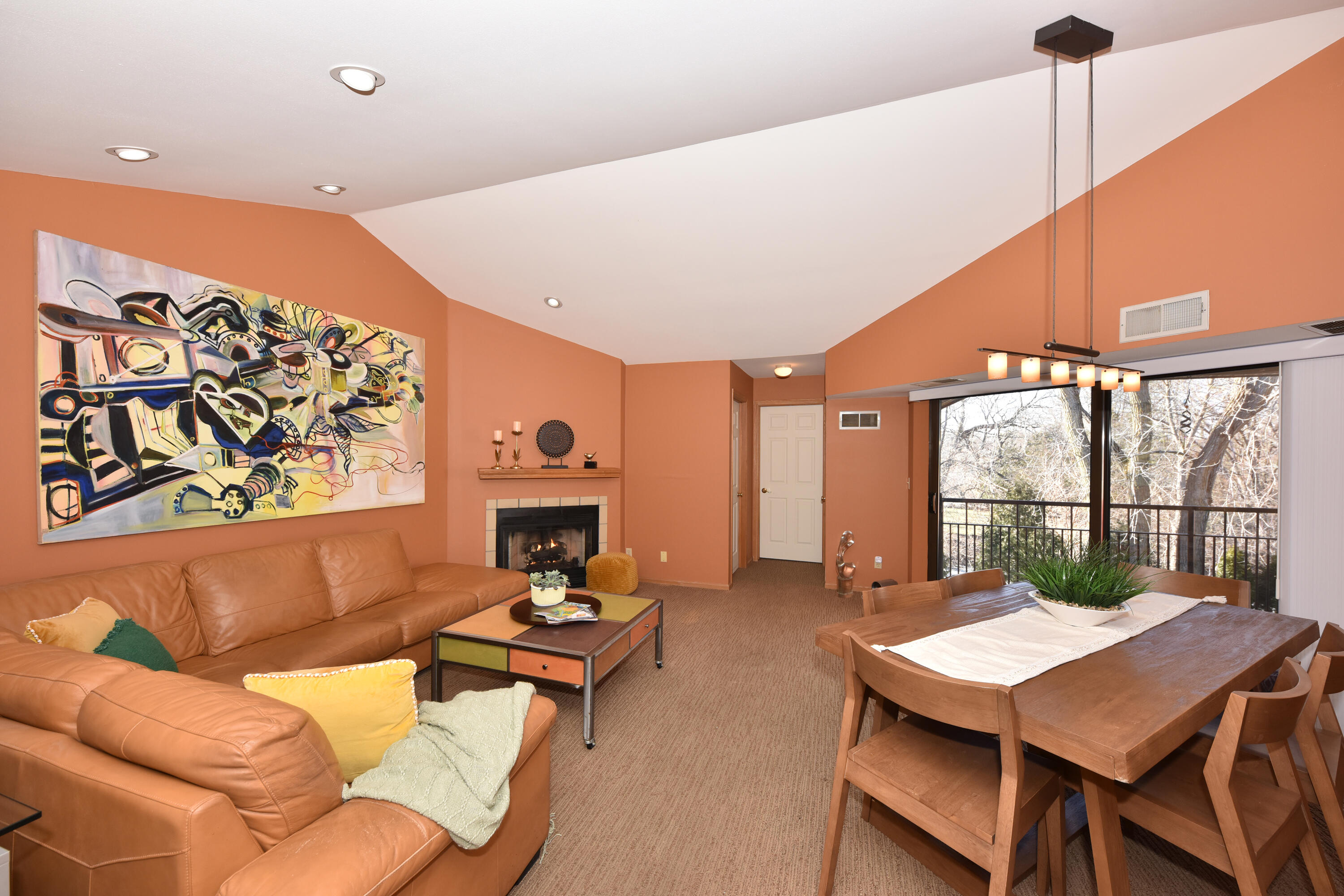 1600 West Green Tree Road, Unit 302 Glendale, WI 53209 - Photo 10 of 27 Great Room