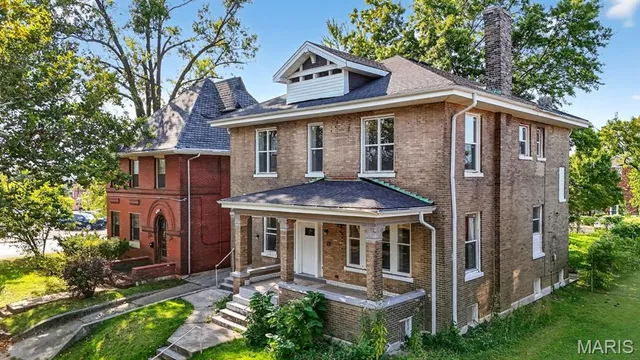 $200,000 | 4 Lewis Place, St. Louis, MO 63113