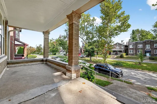 $200,000 | 4 Lewis Place, St. Louis, MO 63113