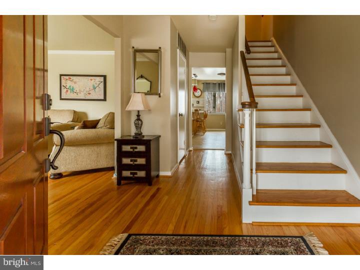 314 Hollyoke Road Somerdale, NJ 08083 - Photo 4 of 24 Foyer