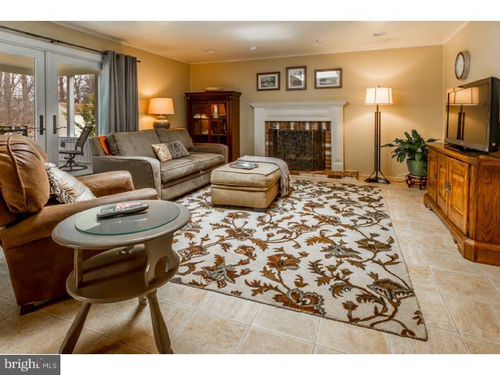 314 Hollyoke Road Somerdale, NJ 08083 - Photo 9 of 24 Family Room