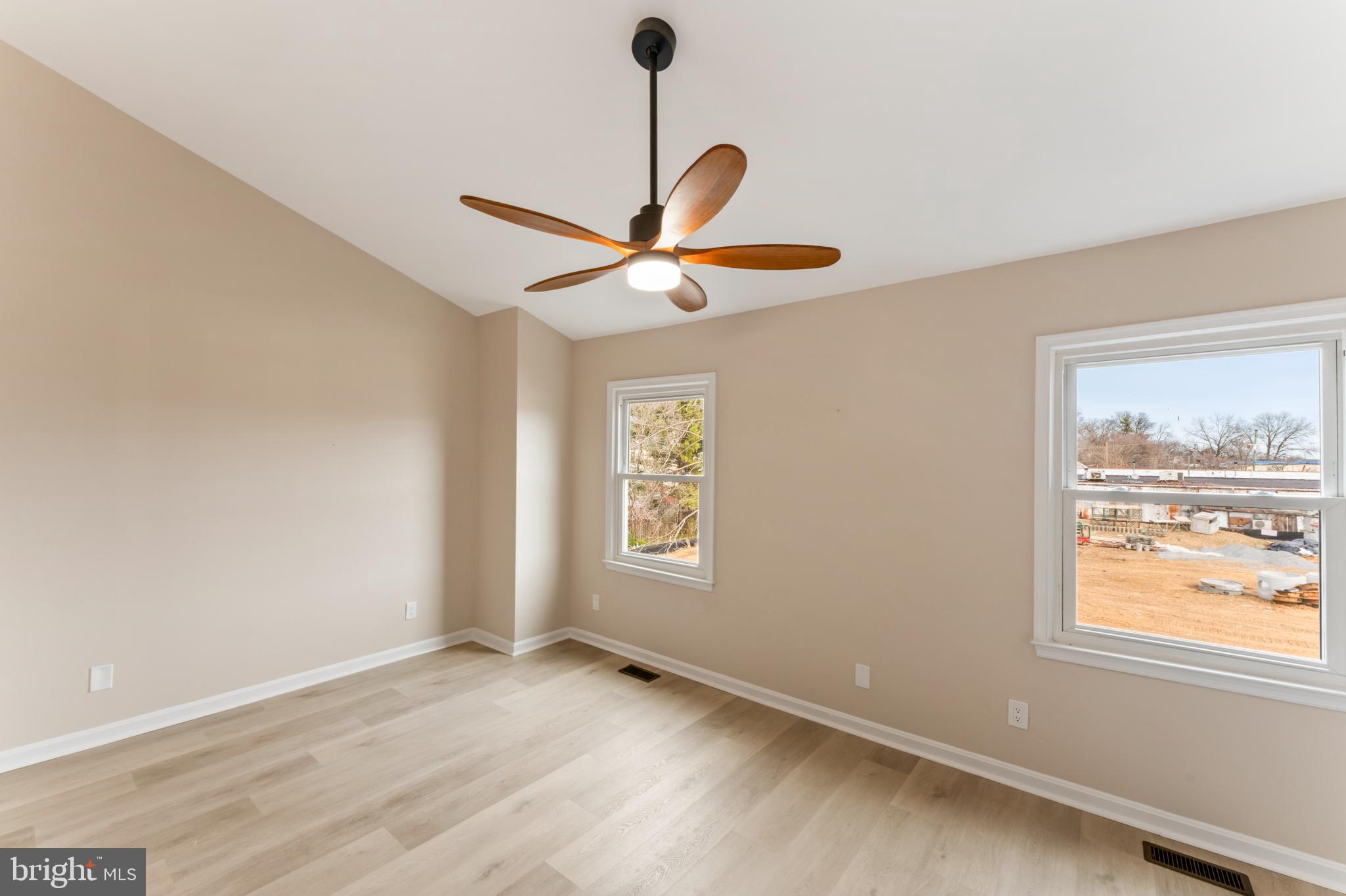 8213 Roxbury Drive Alexandria, VA 22309 - Photo 28 of 32 a view of an empty room with a window