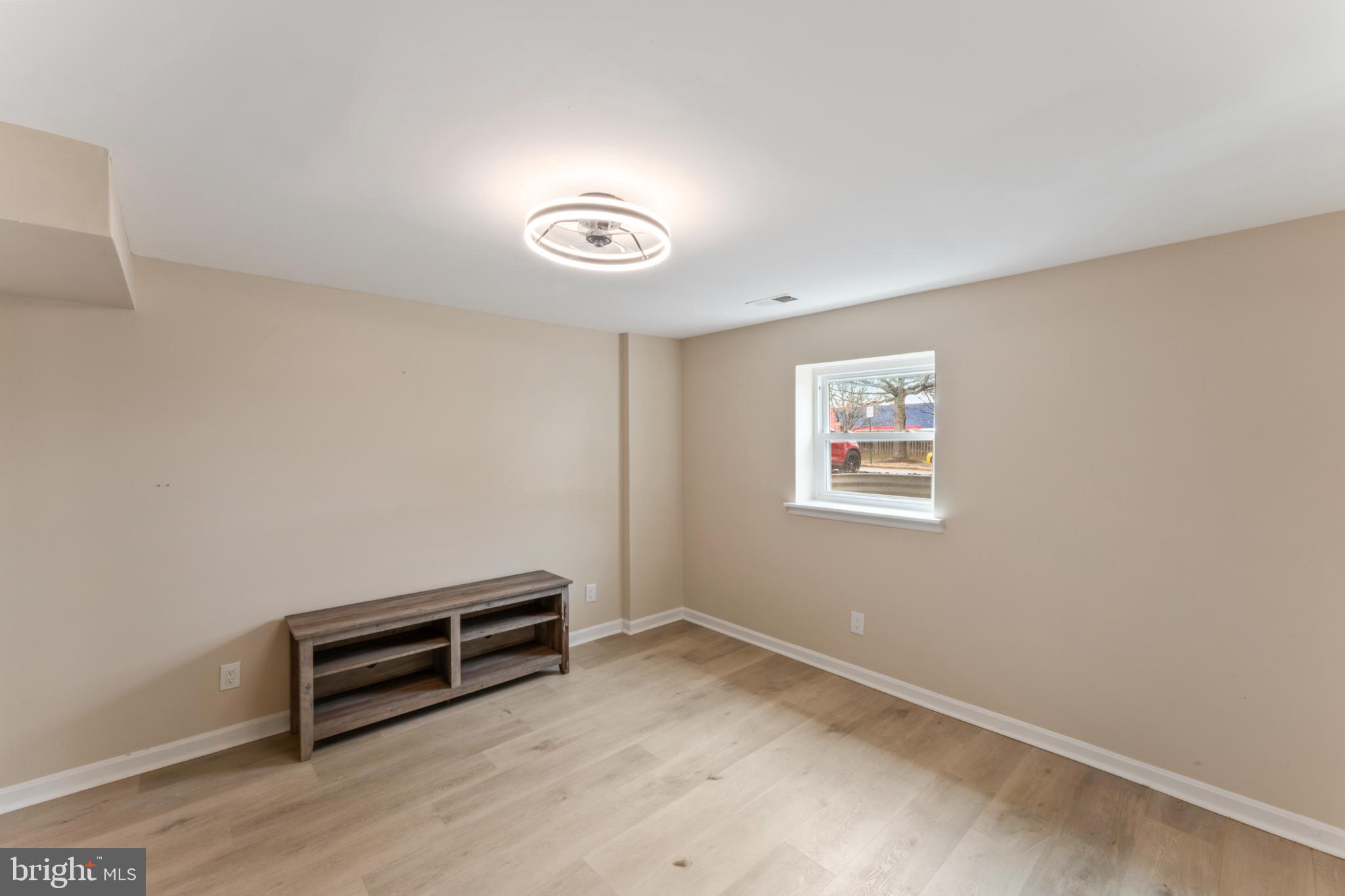 8213 Roxbury Drive Alexandria, VA 22309 - Photo 6 of 32