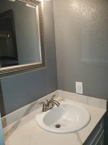 $2,400 | 2810 North Arcadia Court, Unit 214, Palm Springs, CA 92262