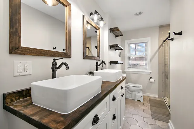 $289,900 | 18524 Gottschalk Avenue, Homewood, IL 60430