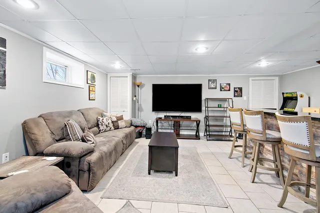 $289,900 | 18524 Gottschalk Avenue, Homewood, IL 60430