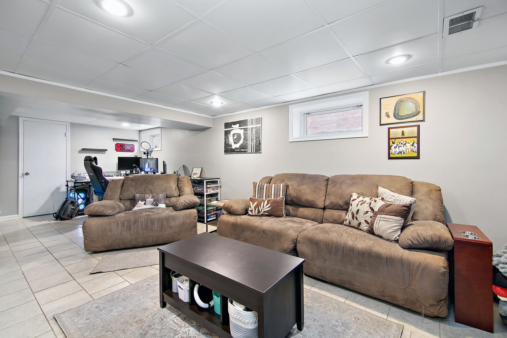 18524 Gottschalk Avenue Homewood, IL 60430 - Photo 20 of 28 a living room with furniture and a couch