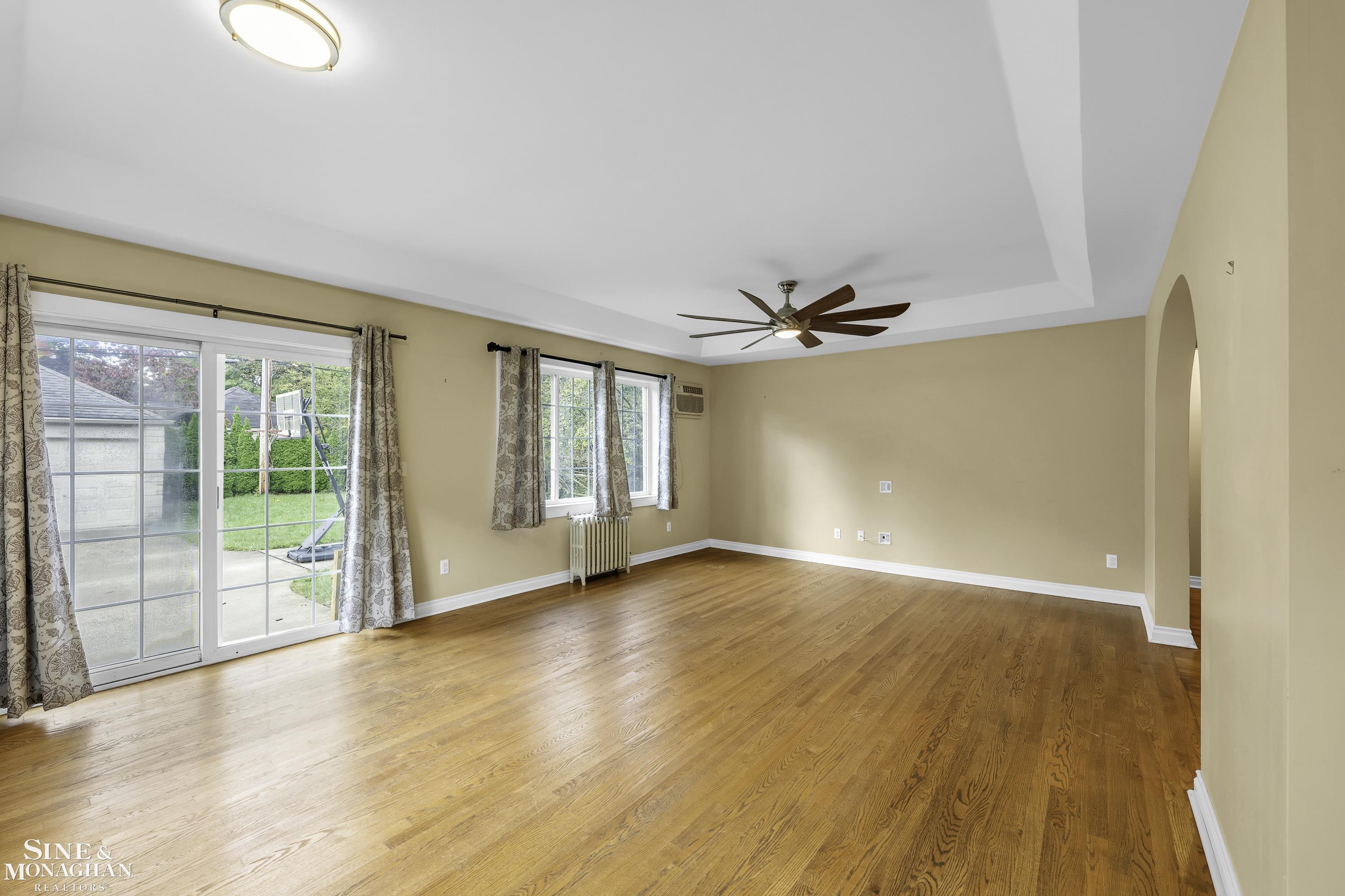 611 Fisher Road Grosse Pointe, MI 48230 - Photo 20 of 49 50158402-a56424b0-b383-4dba-9ae5-da234cbd67c6.JPG