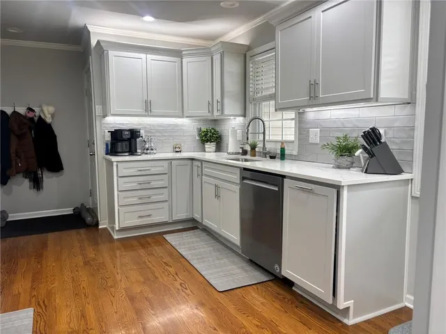 $535,000 | 6800 Glenwood Street, Overland Park, KS 66204