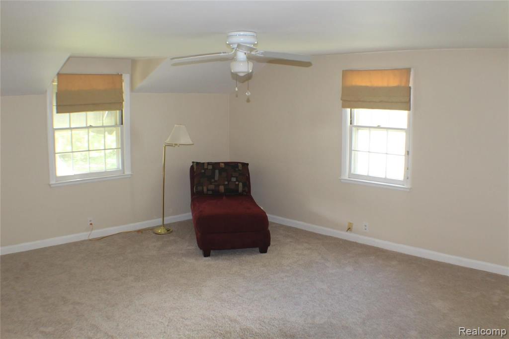 27820 Rackham Drive Lathrup Village, MI 48076 - Photo 17 of 31