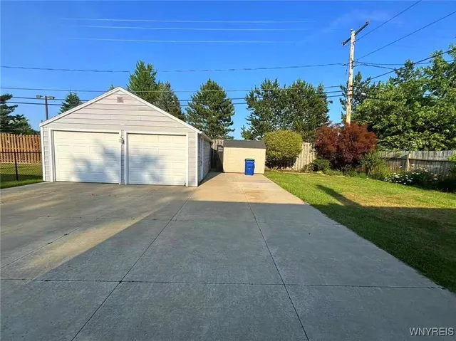 $2,200 | 79 Rosemont Drive, Amherst, NY 14226