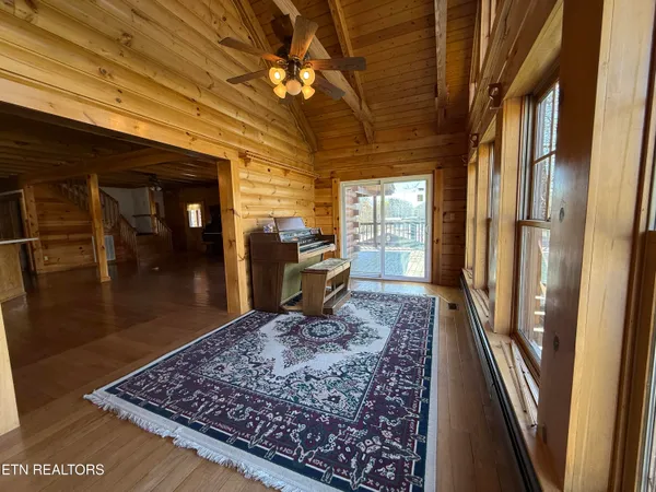 $998,000 | 125 Brown Road, Ten Mile, TN 37880