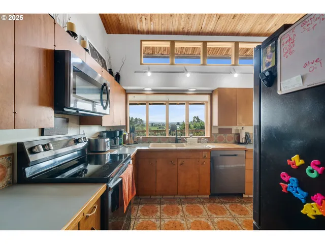 $655,000 | 5240 Sollie Smith Road North, Tillamook, OR 97141