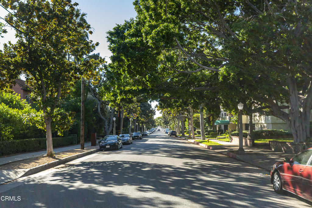 355 South Madison Avenue, Unit 212 Pasadena, CA 91101 - Photo 24 of 27 a view of a city view