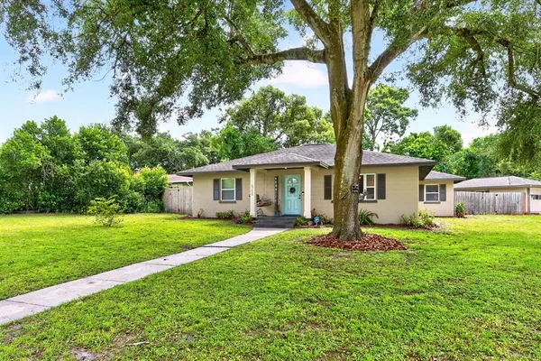 $425,000 | 6756 Osage Drive, Mount Dora, FL 32757